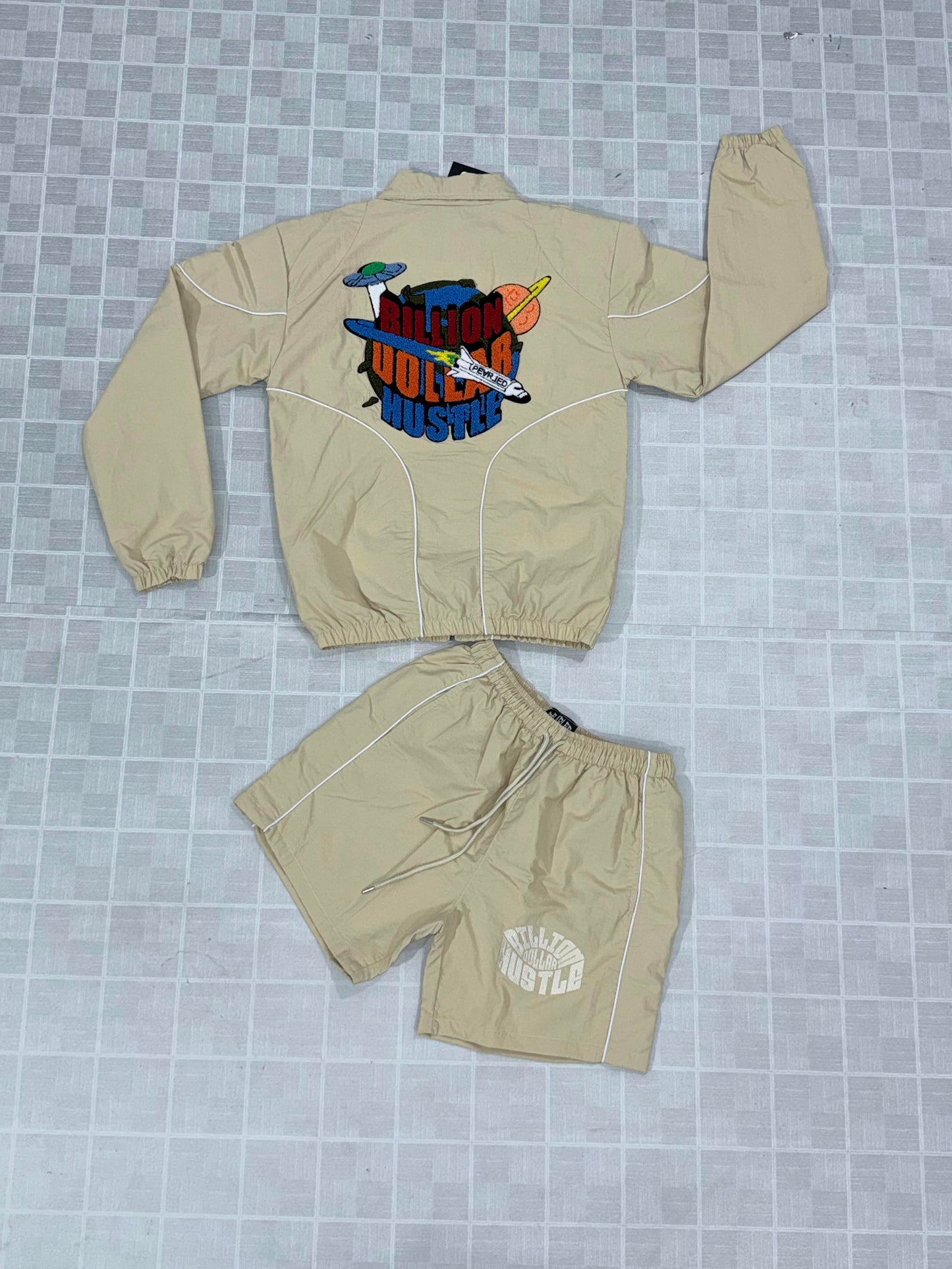 BDH RUNNER SHORT SET CREAM AND WHEAT